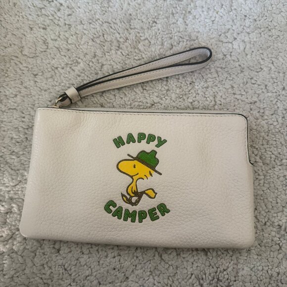 Coach X Peanuts Large Corner Zip Wristlet With Woodstock c4599 - Picture 1 of 5